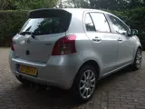 Foto 24 van Toyota Yaris 1.3 VVTi Sol airco 2e eigen. 174 dkm NAP 5drs grijs