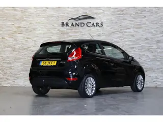 Foto 16 van Ford Fiesta 1.4 Titanium | Airco | Trekhaak | PDC | NAP | NL AUTO |