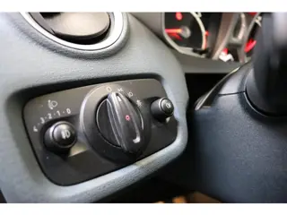 Foto 19 van Ford Fiesta 1.4 Titanium | Airco | Trekhaak | PDC | NAP | NL AUTO |