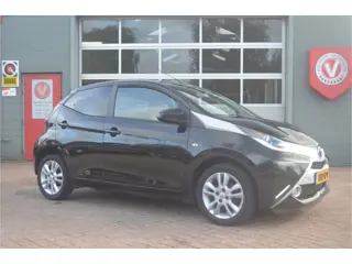 Foto 15 van Toyota Aygo 1.0 VVT-i x Leder, Camera, 12 mnd. gar.