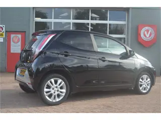 Foto 17 van Toyota Aygo 1.0 VVT-i x Leder, Camera, 12 mnd. gar.