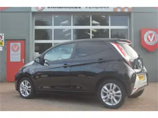 Foto 19 van Toyota Aygo 1.0 VVT-i x Leder, Camera, 12 mnd. gar.