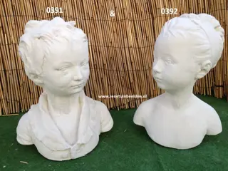 Borstbeeld jongen en meisje. nr 0391 & 0392.
