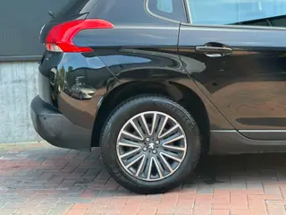 Foto 15 van Peugeot 2008 1.2 PureTech Active * Navi * AUT * Cruise * LED * Pano *