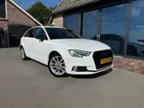 Foto 30 van Audi A3 Sportback 30 TFSI S-Line Cruise Control Sport