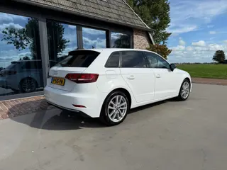 Foto 18 van Audi A3 Sportback 30 TFSI S-Line Cruise Control Sport