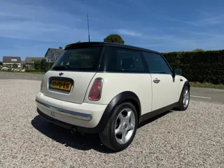 Foto 14 van Mini 3-Deurs 1.6 Cooper Chili Automaat | LM | Leer | Cruise Control