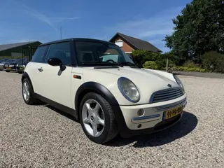 Foto 15 van Mini 3-Deurs 1.6 Cooper Chili Automaat | LM | Leer | Cruise Control