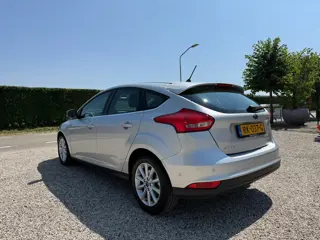 Foto 13 van Ford Focus 1.0 Titanium Edition Stoel VW. | Navi | PDC | LM | Cruise | Keyless | Org. NL