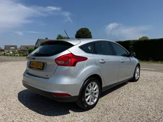 Foto 14 van Ford Focus 1.0 Titanium Edition Stoel VW. | Navi | PDC | LM | Cruise | Keyless | Org. NL