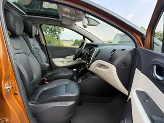 Foto 11 van Renault Captur 1.2 TCe Initiale Paris Camera | Navi | Leer | Stoel VW | Pano | Trekhaak