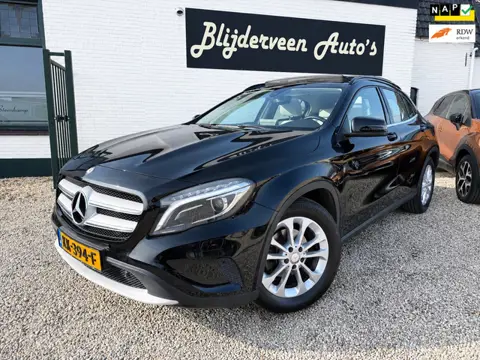 Mercedes-Benz GLA-klasse 180 Ambition Automaat | Camera | PanoDak | Org. NL | Leer | Stoel VW