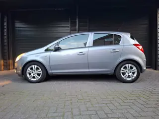 Foto 12 van Opel Corsa 1.4-16V Edition airco nwe APK nette auto