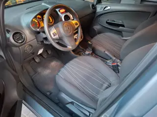 Foto 13 van Opel Corsa 1.4-16V Edition airco nwe APK nette auto