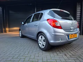 Foto 16 van Opel Corsa 1.4-16V Edition airco nwe APK nette auto