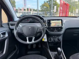 Foto 14 van PEUGEOT 2008 1.2 PureTech Active / Deal. Ond. / CarPlay