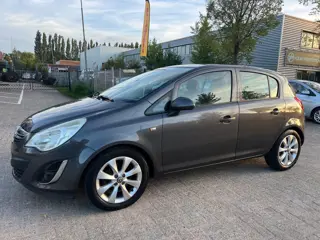 Foto 20 van Opel Corsa 1.4-16V Anniversary Edition - Zeer nette staat