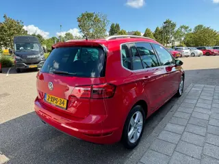 Foto 17 van Volkswagen Golf Sportsvan 1.4 TSI Highline Zeer nette auto|rijklaarprijs