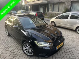 SEAT Leon 1.6 TDI FR DSG7 Automatic stoelver Led Pano