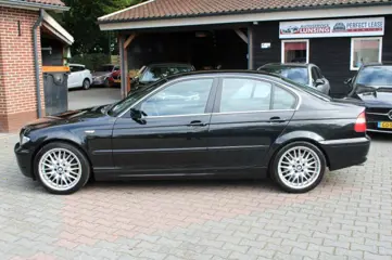 Foto 20 van BMW 3-SERIE 330I Executive Automaat - Navi Cruise Clima - 2de eigenaar
