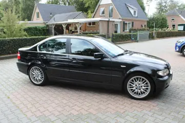 Foto 15 van BMW 3-SERIE 330I Executive Automaat - Navi Cruise Clima - 2de eigenaar