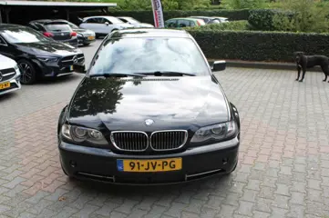 Foto 14 van BMW 3-SERIE 330I Executive Automaat - Navi Cruise Clima - 2de eigenaar