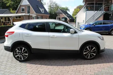 Foto 16 van NISSAN QASHQAI 1.2 TEKNA Automaat - Leer Navi 360 Camera keyless