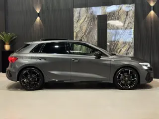 Foto 11 van Audi A3 Sportback 35 TFSI Edition One 3x S-Line|PANO|AMBI LIGHTS|MATRIX|KEYLESS