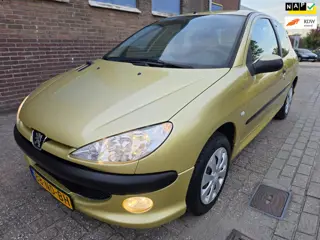 Peugeot 206 1.4 XR 122DKM NAP APK Nieuw *1500,-*
