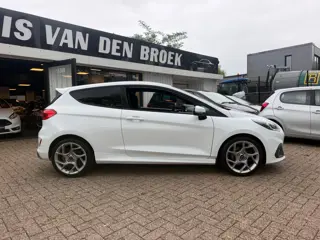 Foto 15 van Ford FIESTA 1.5 EcoBoost ST-3|Camera|LED|B&O|Navi|Carplay AndroidAuto|Sportstoelen|18"lichtmetaal