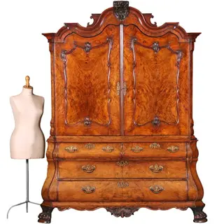 Prachtig gaaf  Hollands Kabinet met gespiegelde wortel panelen ca 1750