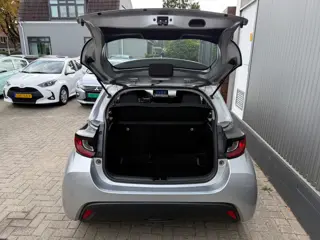 Foto 13 van Toyota Yaris 1.5 Hybrid 115 Active / 6X TOYOTA YARIS OP VOORRAAD / 1E EIGENAAR / APPLE CARPLAY / CAM
