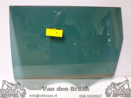 Volkswagen Touareg 2003-2010 Portierruit links achter