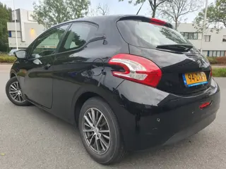 Foto 14 van Peugeot 208 1.2 VTi Envy