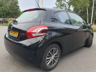 Foto 16 van Peugeot 208 1.2 VTi Envy