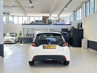 Foto 18 van Toyota Yaris 1.5 Hybrid Active | Camera | Carplay/ Android Auto| NL | 1 EIg|