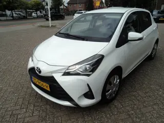 Foto 19 van Toyota Yaris 1.5 VVT-i Active Cruise Control Camera