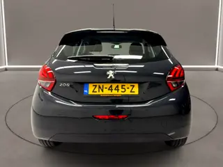 Foto 16 van Peugeot 208 1.2 PureTech Signature 83 Pk 5 deurs Airco Navi 42 dkm Nap 1e Eig.