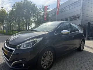 Foto 20 van Peugeot 208 1.6 B.HDi Navi Clima BT Parksnsor Led Fase2