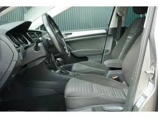 Foto 12 van Volkswagen Golf 1.2 TSI Business Edition R Connected DSG| Cruise| Cup editie