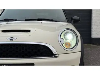 Foto 16 van Mini Cabrio 1.6 Cooper S Chili 184pk | Leder | Xenon | Navi | Stoelverwarming | PDC