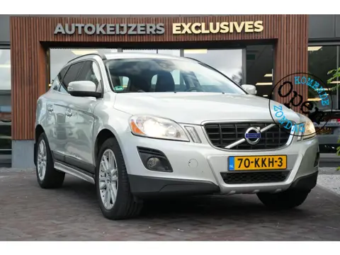 Volvo XC60 2.4D Momentum Dakspoiler Multifunctioneel stuurwiel Emergency braking Parkeersensoren ach