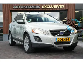 Volvo XC60 2.4D Momentum Dakspoiler Multifunctioneel stuurwiel Emergency braking Parkeersensoren ach