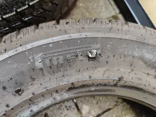 2# Pirelli Scorpion Ice & Snow 235/65 R17 winterbanden met profieldiepte van 8.5 mm