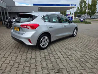 Foto 17 van Ford Focus 1.0 EcoBoost Trend Edition Business FULL OPTIONS