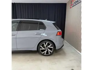 Foto 15 van Volkswagen Golf 1.5 TSI R-Line. HUD. H&K PANO.AUTO