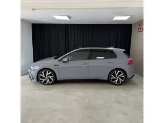 Foto 14 van Volkswagen Golf 1.5 TSI R-Line. HUD. H&K PANO.AUTO