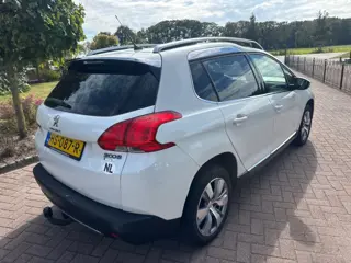 Foto 15 van PEUGEOT 2008 *Pano*Car Play*Trekhaak*Allure