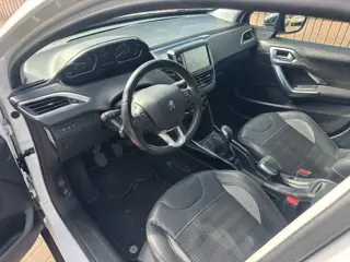 Foto 19 van PEUGEOT 2008 *Pano*Car Play*Trekhaak*Allure