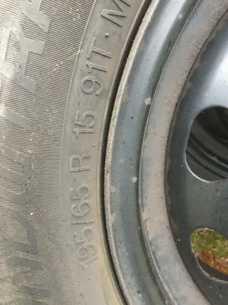 Aangeboden 4 stalen Velgen met winterbanden Volvo V50 steekmaat 5x108